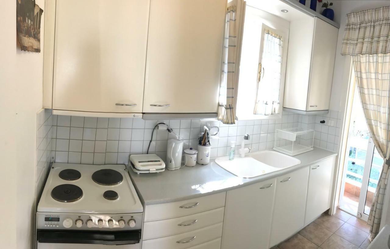 Kerry'S Cosy Apartment Вари Экстерьер фото